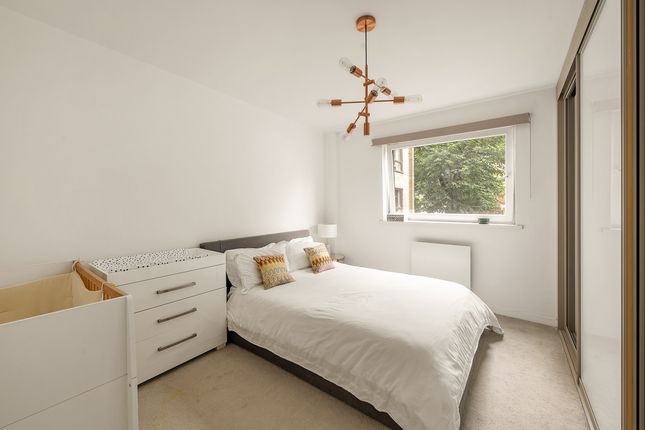 Flat to rent in Hill View, Primrose Hill Road