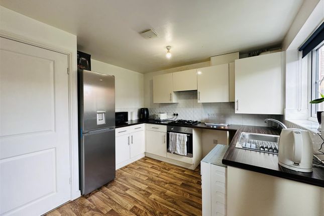 56, Oak Avenue, Goole photo 2