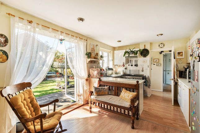 22, Stanford Rise, Lymington photo 2