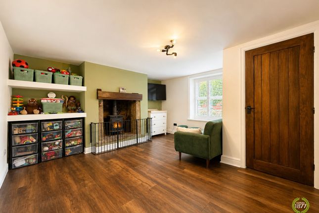 8 Revidge Road, Blackburn photo 4