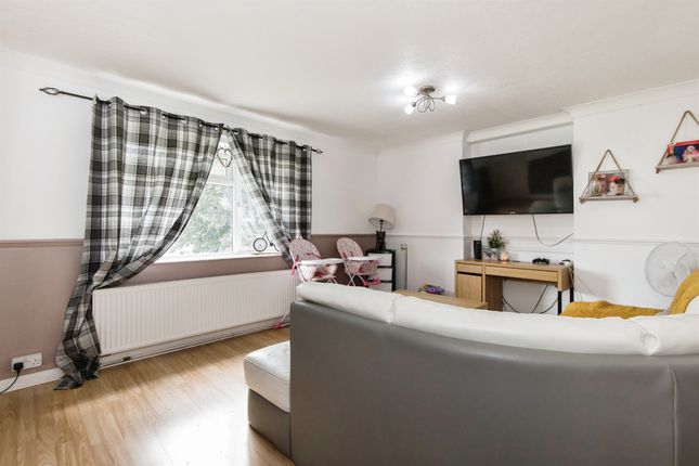 Flat for sale in Wellow Close, Southampton