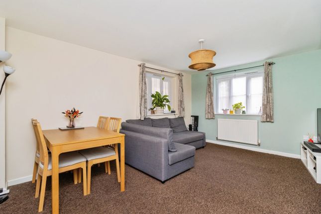 15, Morlaix Close, Devon photo 2
