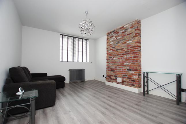 Flat 1 Neville House, 26, Milton Road, Swindon photo 2