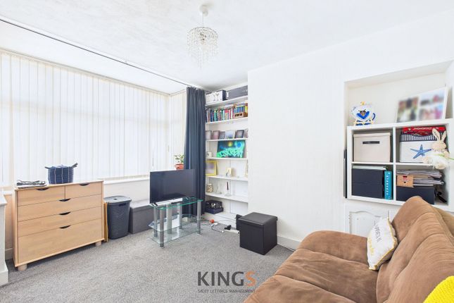 12 Chelwood Avenue, Hatfield photo 2