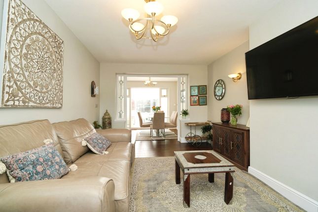 18, Parkgate Drive, Manchester photo 3
