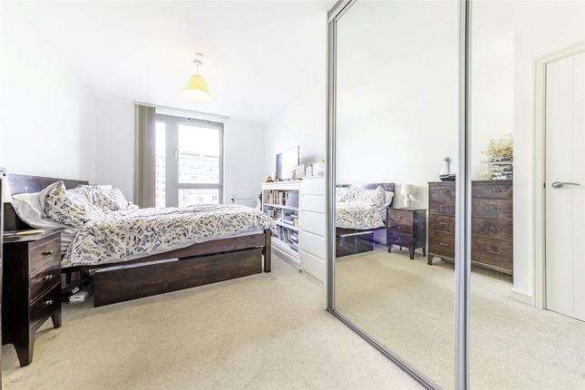 Flat 29, Waterside Heights, 16, Booth Road, London photo 4