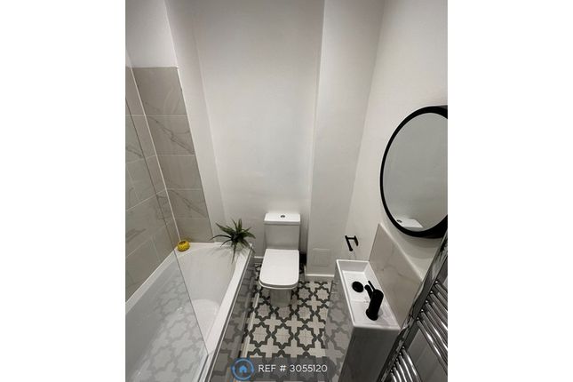 Flat, Milton Grove, Manchester photo 5