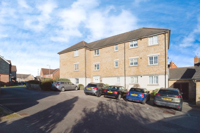 Flat for sale in Chester Close, Chafford Hundred, Essex