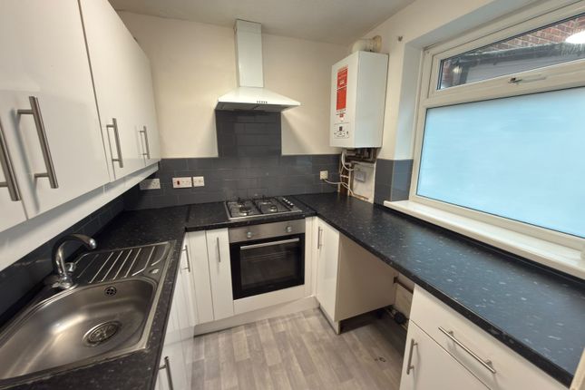 Limefield Court, Salford photo 3