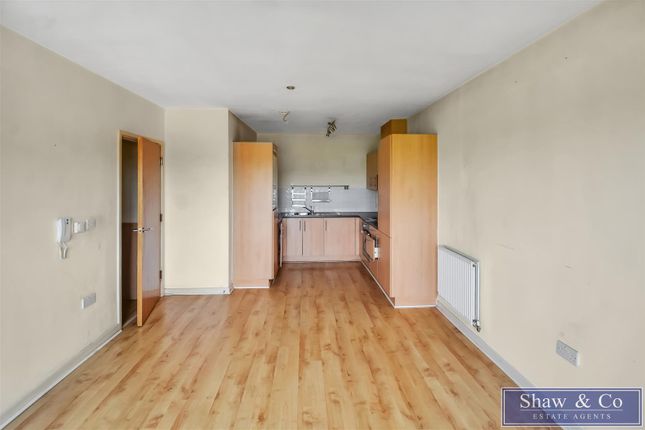 123, Academy Place, Isleworth photo 2