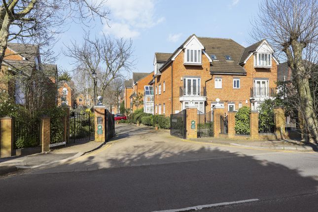 39, Honeyman Close, London photo 2