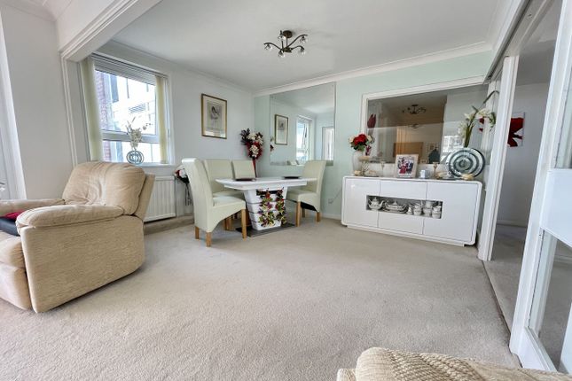 Flat for sale in Grove Road, East Cliff, Bournemouth