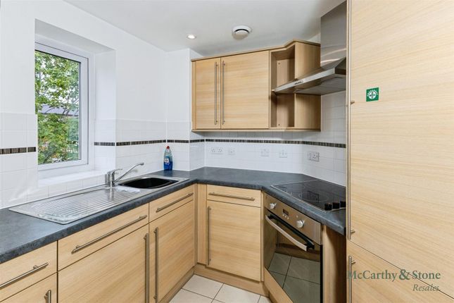40 Crayshaw Court, Abbotsmead Place, Reading photo 2