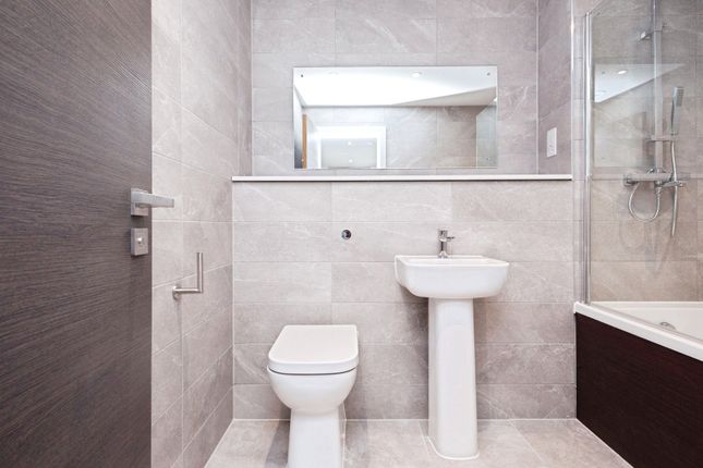 Embankment Exchange, 1406, 96 Greengate, Lancashire photo 3