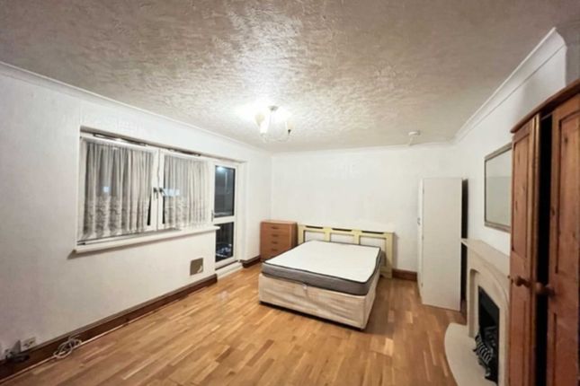 26, Ashton Road, London photo 5