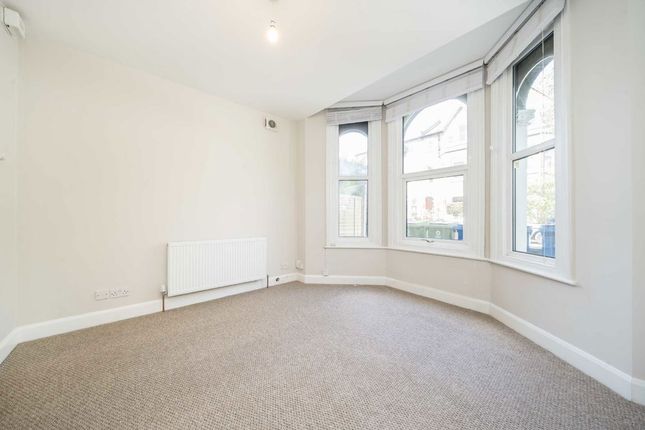 Oakhurst Grove, East Dulwich photo 4