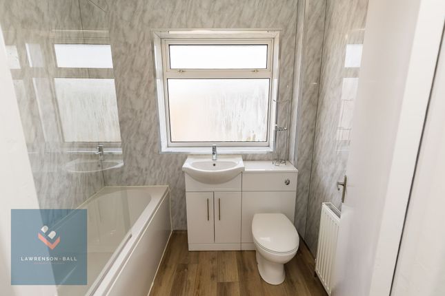 10 Denbigh Close, Frodsham photo 3