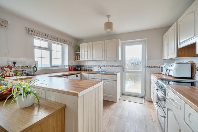 99, Edgcumbe Green, St. Austell photo 3