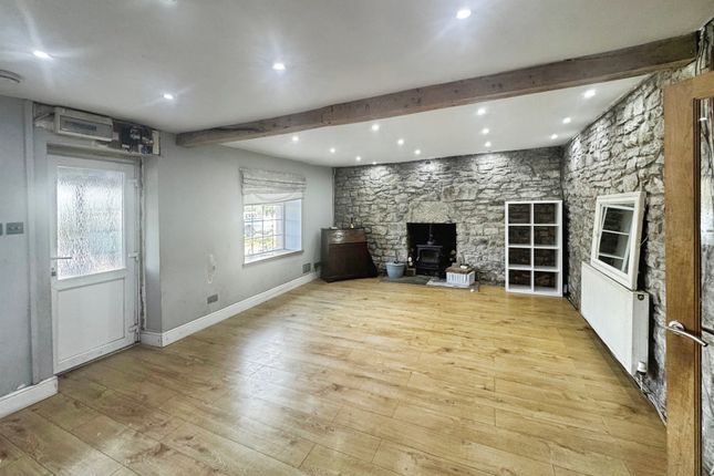 6, Elizabeth Row, Pontypool photo 4
