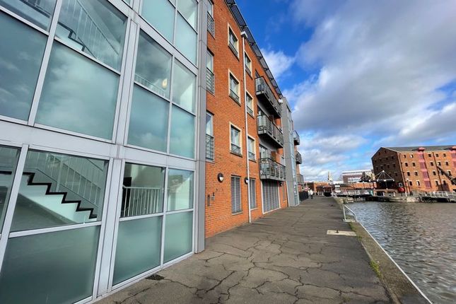 Thumbnail Flat to rent in Severn Road, The Docks, Gloucester