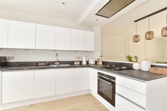 Key Drive, Cranleigh photo 3