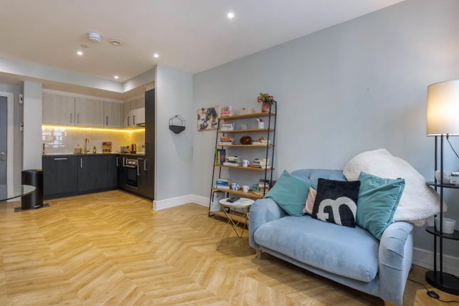 Flat to rent in Beaufort House, 94-96 Newhall Street