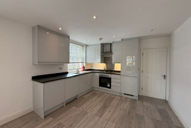 Flat 6, 2 Ferndale Terrace, Harrow photo 4