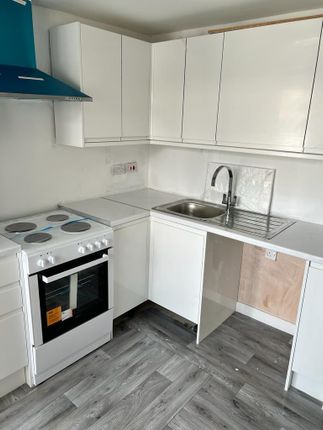 Thumbnail Flat to rent in Lellow Street, West Bromwich