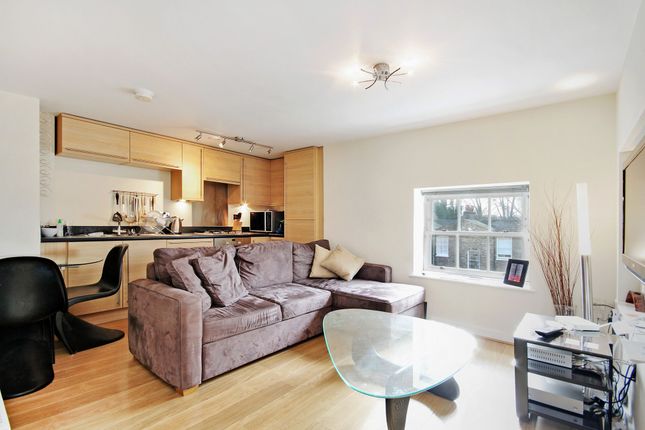 Flat 11, Chaplin House, London photo 2