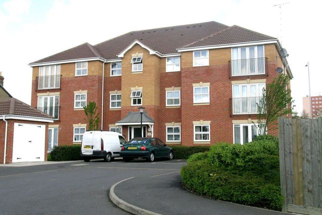Thumbnail Flat to rent in Botham Drive, Slough