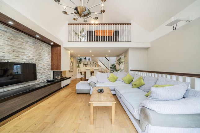Thumbnail Terraced house for sale in Dryden Close, London