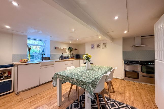 30, Miry Lane, Holmfirth photo 5