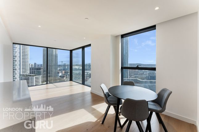 Thumbnail Flat to rent in South Quay Plaza, London