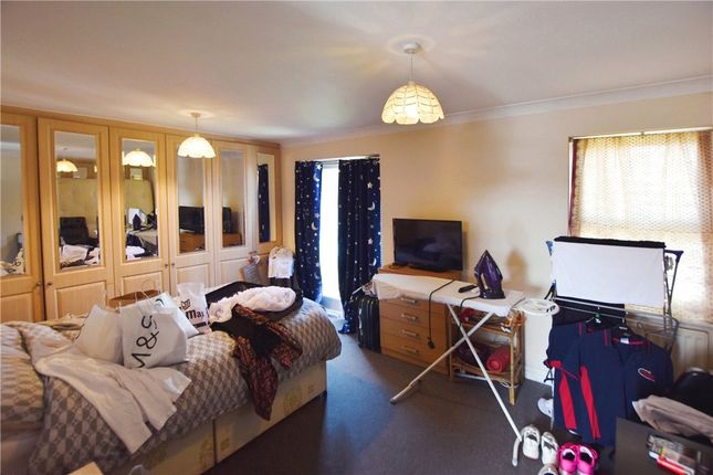 68, Cavell Drive, Hertfordshire photo 5