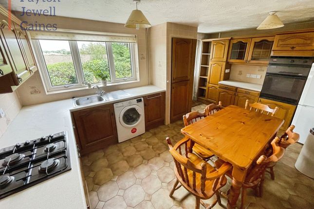 196 Waunscil Avenue, Bridgend photo 3