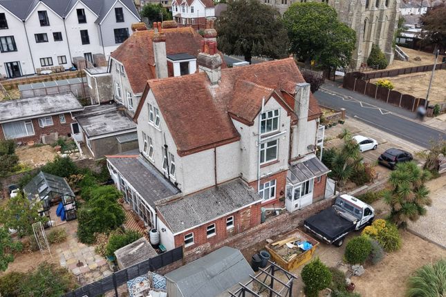 4-bed house on 19 Carter Street, Sandown, £230,000