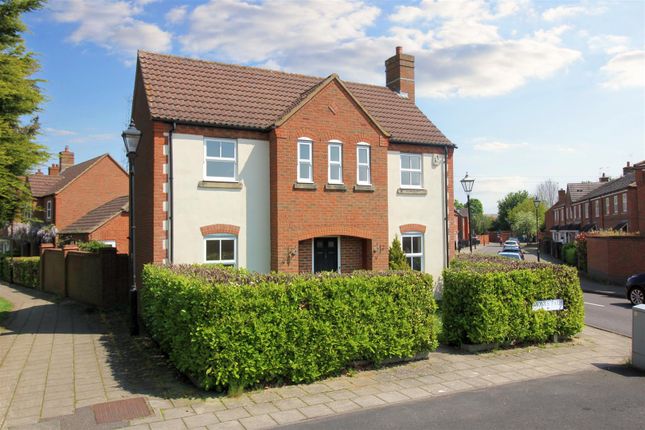 Detached house to rent in Monks Path, Aylesbury