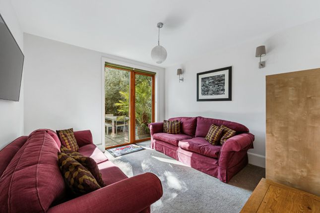 5, Abelard Place, London photo 2