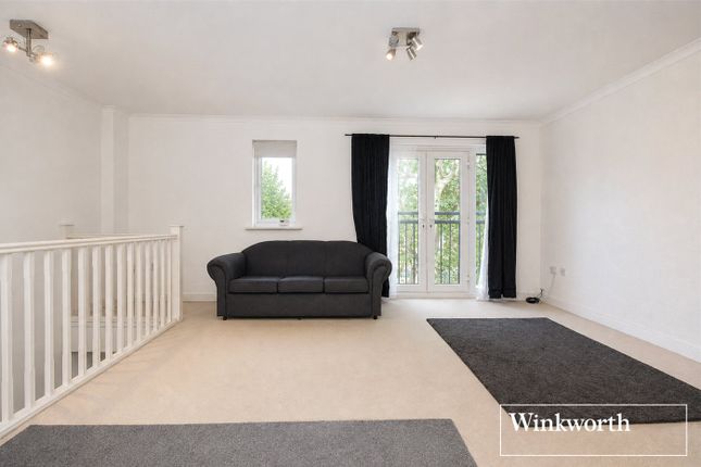 2 Parsonage Court,, Cranes Way, Hertfordshire photo 4