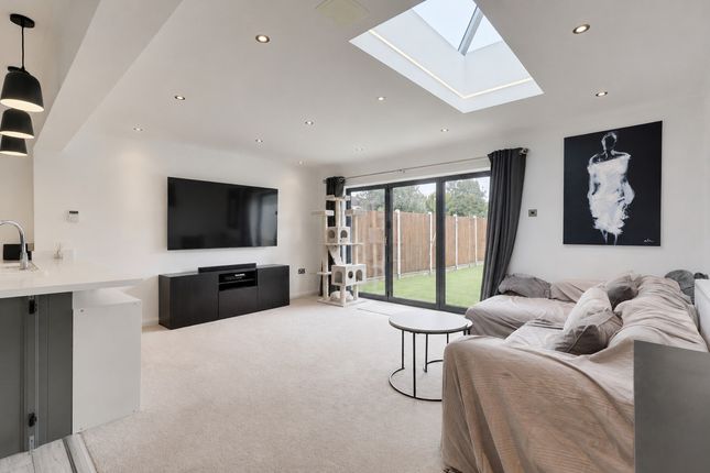 31, Louisa Avenue, Benfleet photo 4