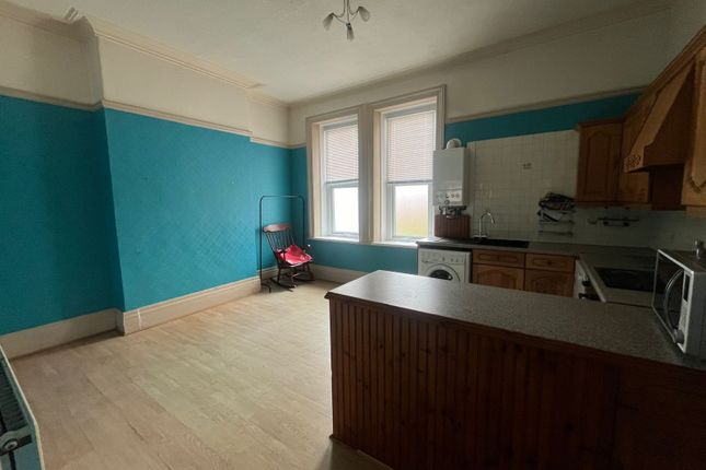 Flat 4, 104 Penylan Road, Cardiff photo 5