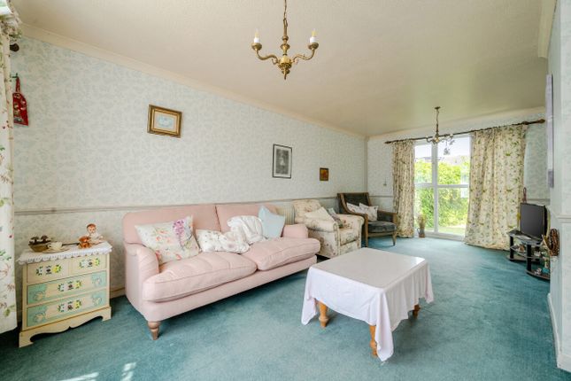71, Cuckoo Lane, Fareham photo 2