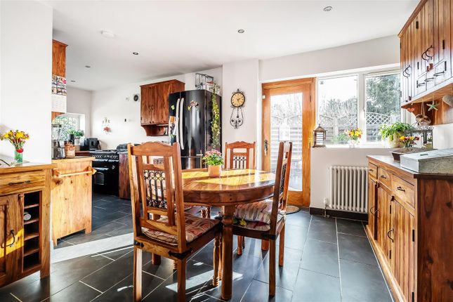 16, West Farm Close, Ashtead photo 4