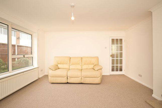 10, Martins Close, Ramsgate photo 5