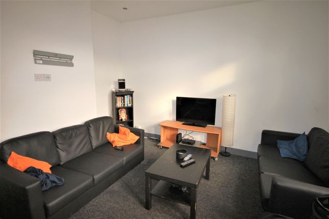 Thumbnail Flat to rent in Brudenell Road, Hyde Park, Leeds