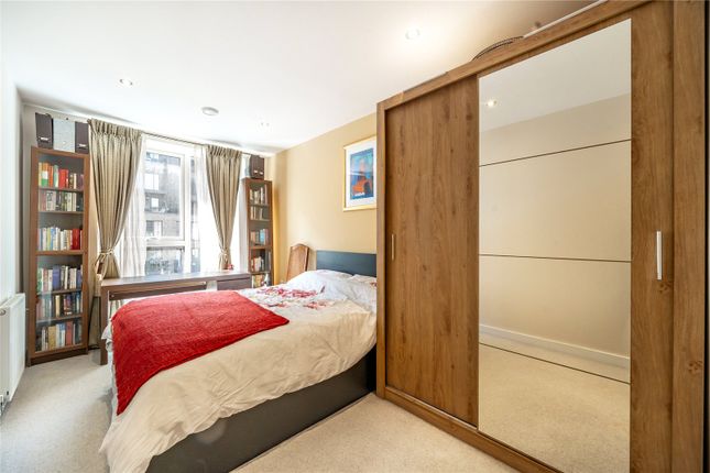 Flat 204, Carrick Court, 5, Nicholson Square, London photo 4