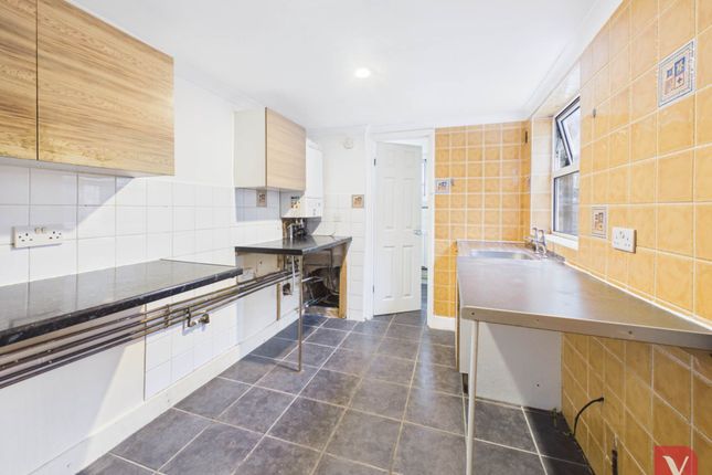 62, Grove Road, Luton photo 4