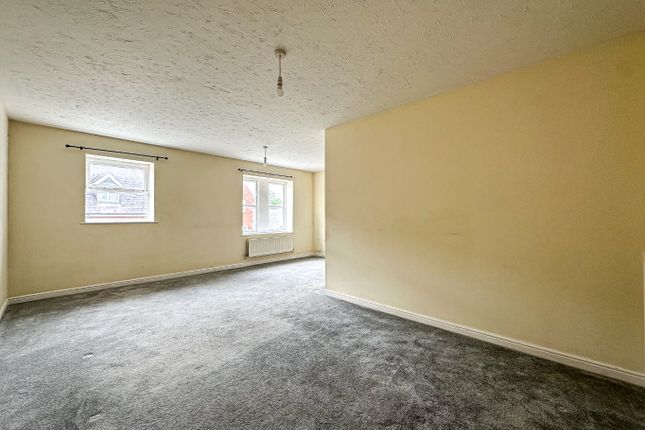 91 Graham Way, Cotford St. Luke, Somerset photo 4
