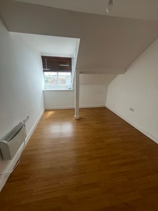 Flat 3, 14-16 , Station Road, Llanelli photo 3