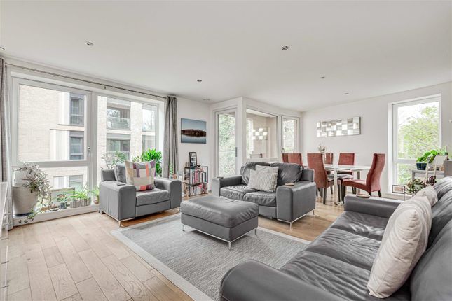 Thumbnail Flat for sale in Summerbee House, Wandsworth